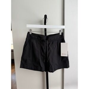 NWT Lululemon Dance Studio High-Rise Short 3.5" – Size 6 – Black